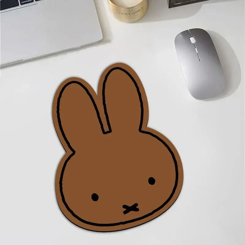 وسادة فأرة على شكل أرنب كاوايي - مراجعة Desk Setup Kawaii وسعره