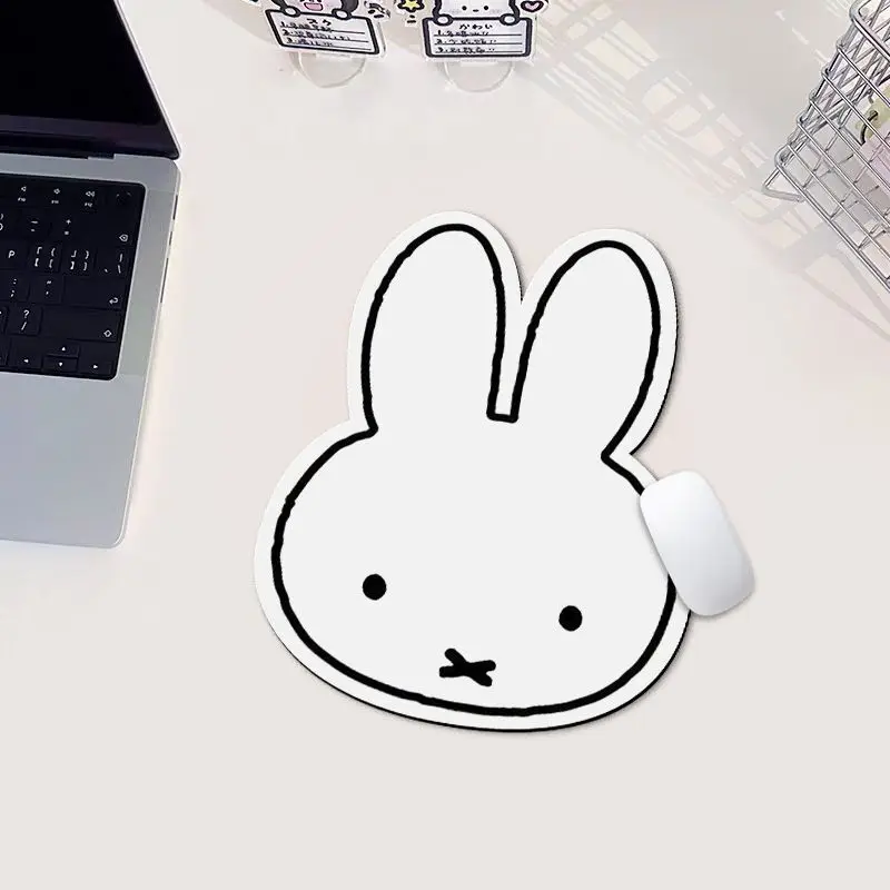وسادة فأرة على شكل أرنب كاوايي - مراجعة Desk Setup Kawaii وسعره