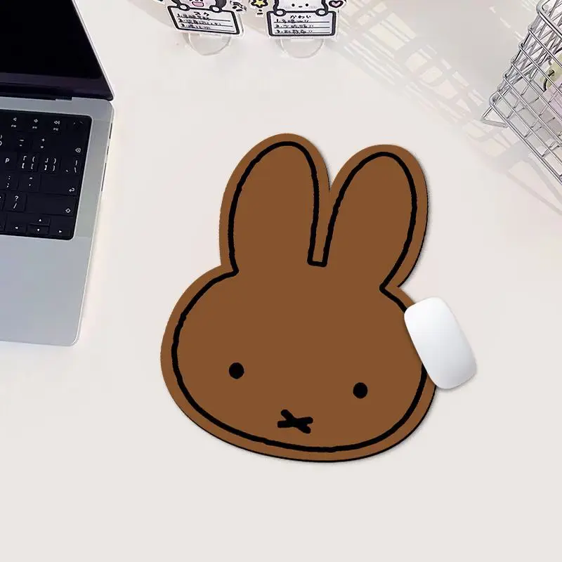 وسادة فأرة على شكل أرنب كاوايي - مراجعة Desk Setup Kawaii وسعره